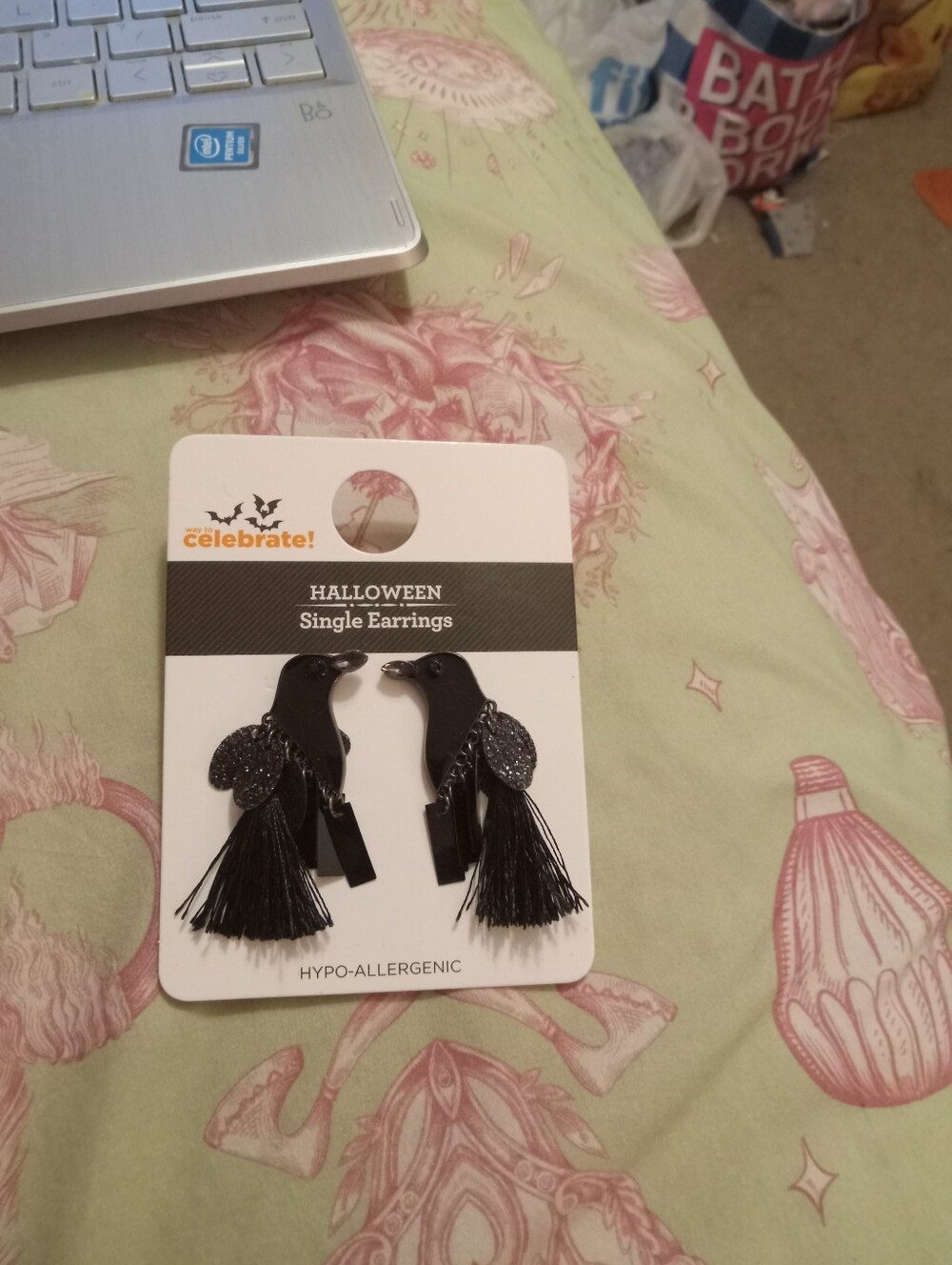 NWT Halloween Goth Blackbird Raven Dangle Earrings